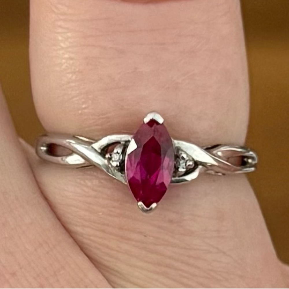 Kay Jewelers 10k White Gold Marquise Cut Ruby & Diamond Ring Size 6.5 - 1.7 Gram